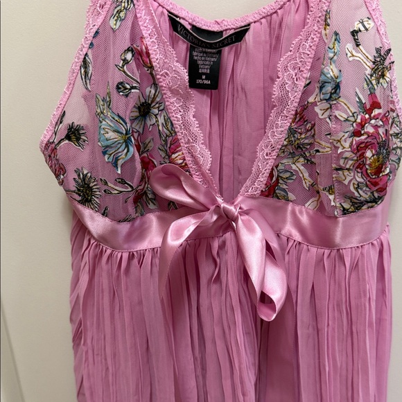 Victoria's Secret Pink Floral Lace Chemise - Picture 3 of 6